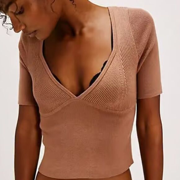 NWOT Free People Teagan Swit 1/4 Short Sleeve Ribbed V-Neck Top Fitted Cropped - Picture 1 of 12